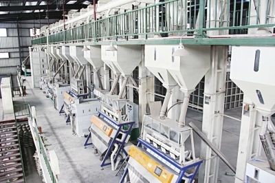 鋼架式大米加工設(shè)備(圖1) 鋼架式大米加工設(shè)備(圖1)