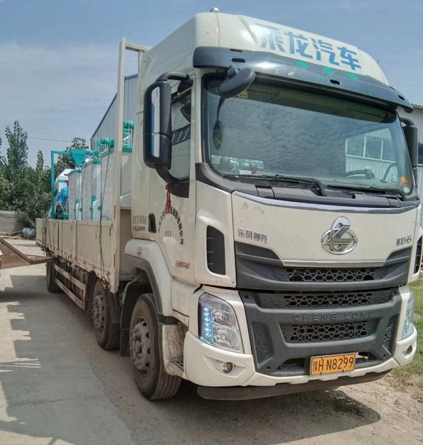 石磨面粉加工成套設(shè)備(圖1) 石磨面粉加工成套設(shè)備(圖1)