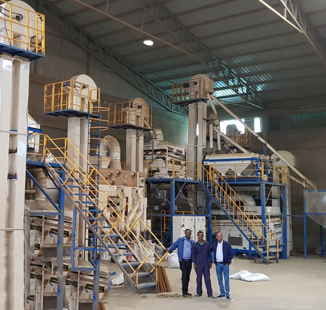 120噸/24小時種子加工生產(chǎn)線(圖1) 120噸/24小時種子加工生產(chǎn)線(圖1)